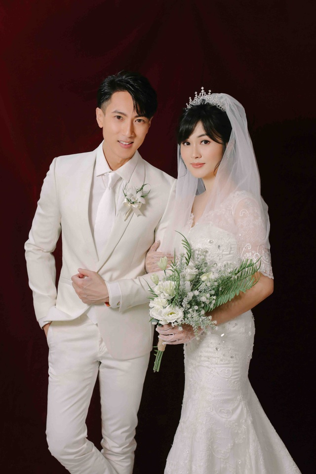 “Nam thần xứ Đài” chụp ảnh cưới sau hơn 11 năm bí mật kết hôn - 1 “Nam thần xứ Đài” chụp ảnh cưới sau hơn 11 năm bí mật kết hôn - 1