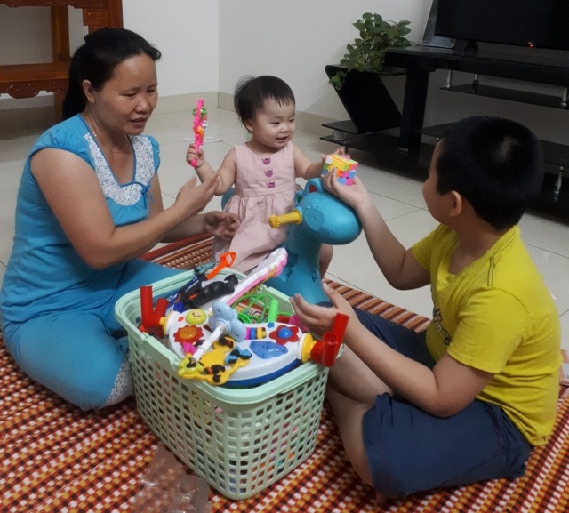 Niềm vui bình dị ngày trở về của các chiến binh trên tuyến đầu chống dịch - 3 Niềm vui bình dị ngày trở về của các chiến binh trên tuyến đầu chống dịch - 3