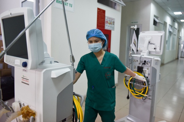 Cuộc chiến của lực lượng điều dưỡng trên mặt trận chống dịch ác liệt nhất - 7 Cuộc chiến của lực lượng điều dưỡng trên mặt trận chống dịch ác liệt nhất - 7
