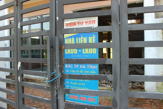 Hà Tĩnh: Hàng chục căn biệt thự hạng sang bỏ hoang giữa lòng thành phố - 11 Hà Tĩnh: Hàng chục căn biệt thự hạng sang bỏ hoang giữa lòng thành phố - 11