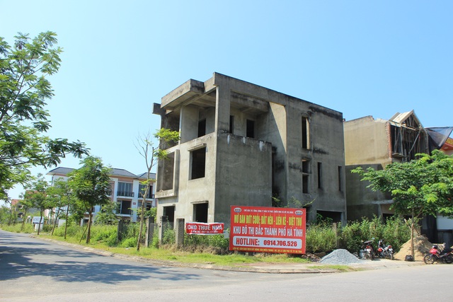 Hà Tĩnh: Hàng chục căn biệt thự hạng sang bỏ hoang giữa lòng thành phố - 12