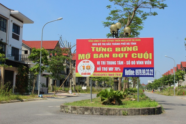 Hà Tĩnh: Hàng chục căn biệt thự hạng sang bỏ hoang giữa lòng thành phố - 15 Hà Tĩnh: Hàng chục căn biệt thự hạng sang bỏ hoang giữa lòng thành phố - 15