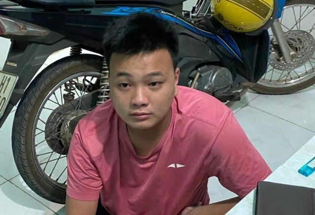 Thanh niên 22 tuổi dâm ô bé gái trong nhà vệ sinh trường học - 1 Thanh niên 22 tuổi dâm ô bé gái trong nhà vệ sinh trường học - 1