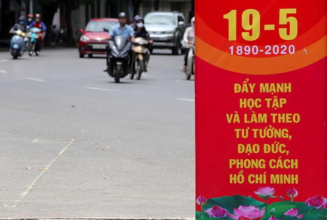 Thủ đô rực rỡ cờ hoa kỷ niệm 130 năm ngày sinh nhật Bác - 6 Thủ đô rực rỡ cờ hoa kỷ niệm 130 năm ngày sinh nhật Bác - 6
