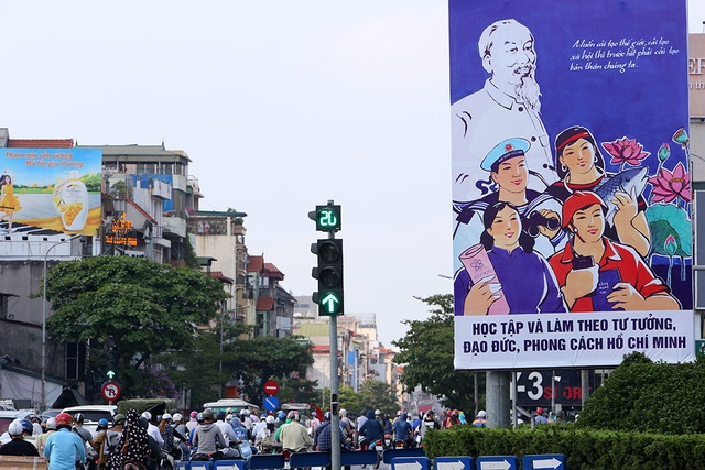 Thủ đô rực rỡ cờ hoa kỷ niệm 130 năm ngày sinh nhật Bác - 8 Thủ đô rực rỡ cờ hoa kỷ niệm 130 năm ngày sinh nhật Bác - 8