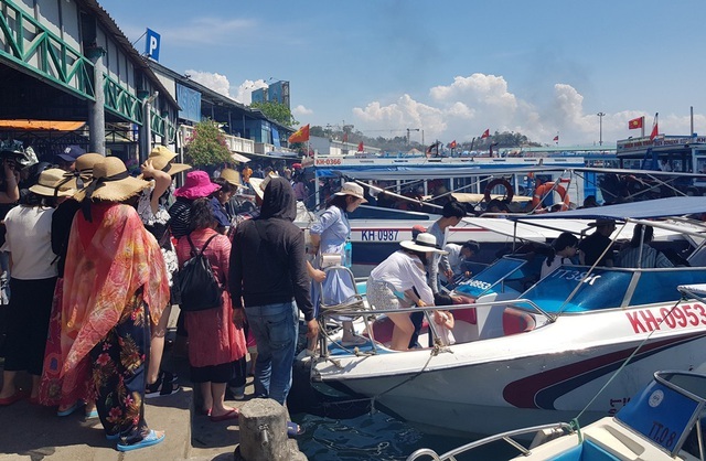 Nha Trang: Dừng hoạt động bến tàu du lịch Cầu Đá sau nhiều năm quá tải - 1