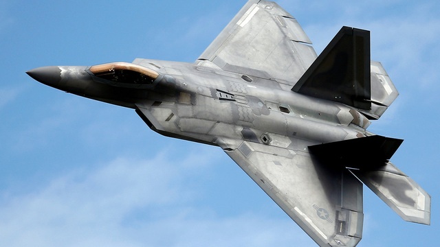 Video “Chim ăn thịt” F-22 rơi tại Mỹ, phi công thoát hiểm trong gang tấc - 1 Video “Chim ăn thịt” F-22 rơi tại Mỹ, phi công thoát hiểm trong gang tấc - 1