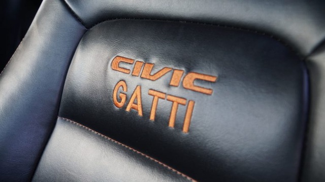 Hô biến Honda Civic thành… siêu xe Bugatti Veyron - 4