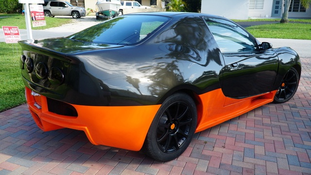 Hô biến Honda Civic thành… siêu xe Bugatti Veyron - 10