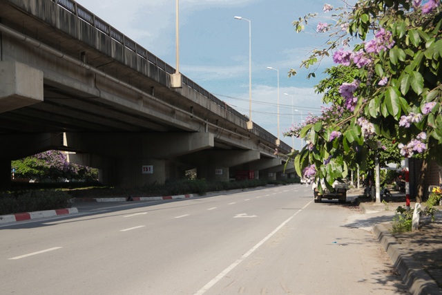 Cận cảnh những gối cầu bị xô lệch được niêm phong trên đường vành đai 3 - 14 Cận cảnh những gối cầu bị xô lệch được niêm phong trên đường vành đai 3 - 14
