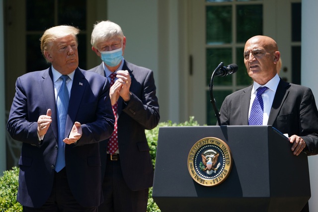 Tổng thống Trump đẩy nhanh “Chiến dịch Thần tốc” phát triển vắc xin Covid - 1 Tổng thống Trump đẩy nhanh “Chiến dịch Thần tốc” phát triển vắc xin Covid - 1