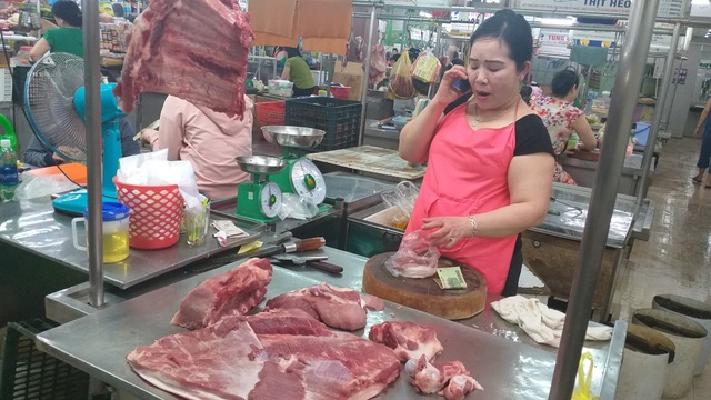 Dân Đà Nẵng không chuộng thịt heo nhập, giá tại chợ vẫn neo ở mức rất cao - 3 Dân Đà Nẵng không chuộng thịt heo nhập, giá tại chợ vẫn neo ở mức rất cao - 3