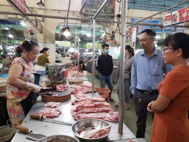 Dân Đà Nẵng không chuộng thịt heo nhập, giá tại chợ vẫn neo ở mức rất cao - 2 Dân Đà Nẵng không chuộng thịt heo nhập, giá tại chợ vẫn neo ở mức rất cao - 2