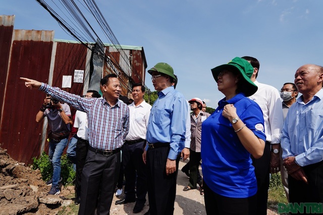 Bí thư Nguyễn Thiện Nhân thị sát thực trạng xây dựng ở Bình Chánh - 1 Bí thư Nguyễn Thiện Nhân thị sát thực trạng xây dựng ở Bình Chánh - 1
