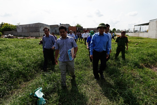 Bí thư Nguyễn Thiện Nhân thị sát thực trạng xây dựng ở Bình Chánh - 5 Bí thư Nguyễn Thiện Nhân thị sát thực trạng xây dựng ở Bình Chánh - 5