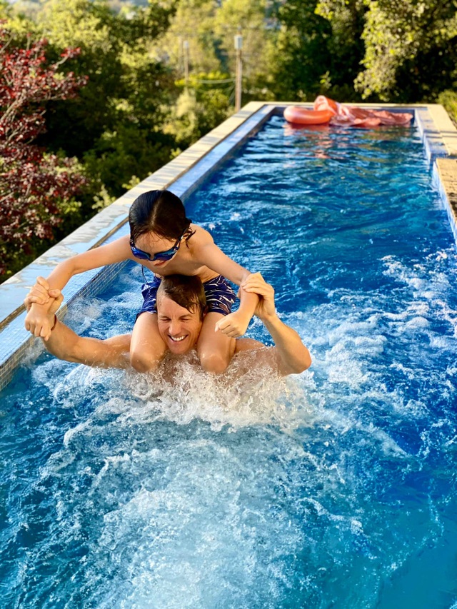 Diva Hồng Nhung lần đầu công khai hình ảnh bạn trai ngoại quốc? - 3 Diva Hồng Nhung lần đầu công khai hình ảnh bạn trai ngoại quốc? - 3