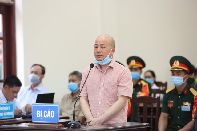 Cựu Thứ trưởng Bộ Quốc phòng Nguyễn Văn Hiến hầu tòa