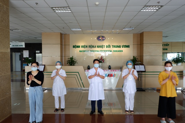 Thêm 3 bệnh nhân Covid-19 bình phục, hai ca mới mắc viêm phổi vẫn ổn định - 1 Thêm 3 bệnh nhân Covid-19 bình phục, hai ca mới mắc viêm phổi vẫn ổn định - 1