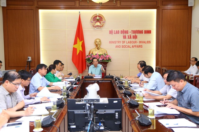 Bộ trưởng Đào Ngọc Dung: “Đẩy nhanh hỗ trợ người dân gặp khó vì Covid-19” - 2 Bộ trưởng Đào Ngọc Dung: “Đẩy nhanh hỗ trợ người dân gặp khó vì Covid-19” - 2