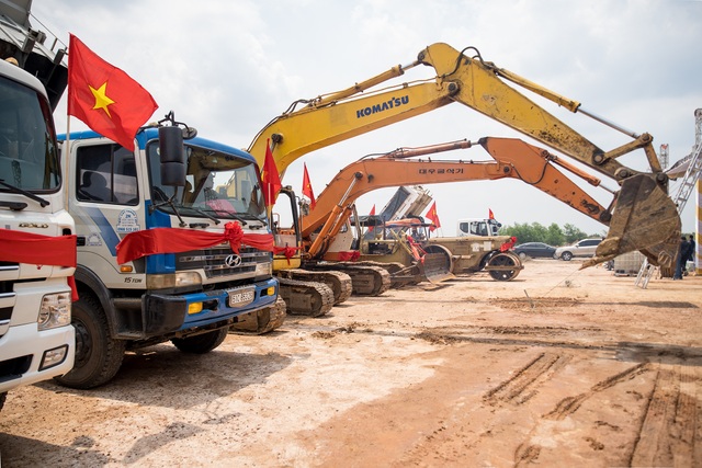 Long An: Xây dựng khu công nghiệp “khủng” nhất Việt Nam, rộng 1.800ha - 2 Long An: Xây dựng khu công nghiệp “khủng” nhất Việt Nam, rộng 1.800ha - 2