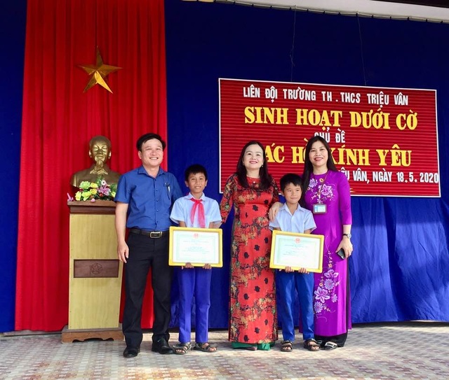 Quảng Trị: Tuyên dương 2 học sinh dũng cảm cứu em nhỏ bị đuối nước - 1 Quảng Trị: Tuyên dương 2 học sinh dũng cảm cứu em nhỏ bị đuối nước - 1