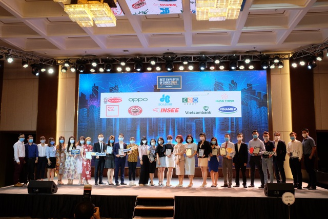Vietcombank dẫn đầu Top Thương hiệu Nhà tuyển dụng hấp dẫn nhất với sinh viên Việt Nam 2020 trong lĩnh vực tài chính - ngân hàng - 2 Vietcombank dẫn đầu Top Thương hiệu Nhà tuyển dụng hấp dẫn nhất với sinh viên Việt Nam 2020 trong lĩnh vực tài chính - ngân hàng - 2