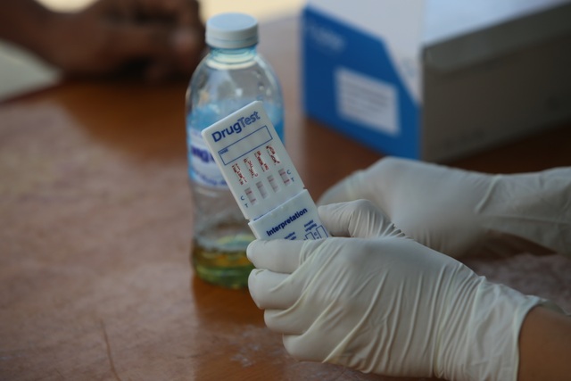 Cảnh sát triển khai mẫu test nhanh ma túy trên cao tốc Nội Bài - Lào Cai - 8 Cảnh sát triển khai mẫu test nhanh ma túy trên cao tốc Nội Bài - Lào Cai - 8