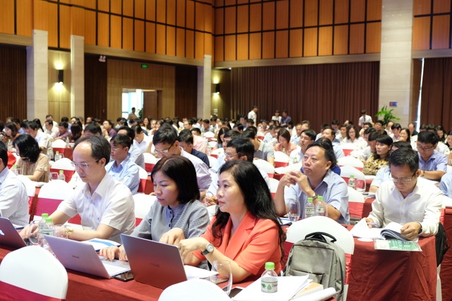 Trước 30/7, tất cả giáo viên lớp 1 phải được bồi dưỡng chương trình GDPT - 2 Trước 30/7, tất cả giáo viên lớp 1 phải được bồi dưỡng chương trình GDPT - 2