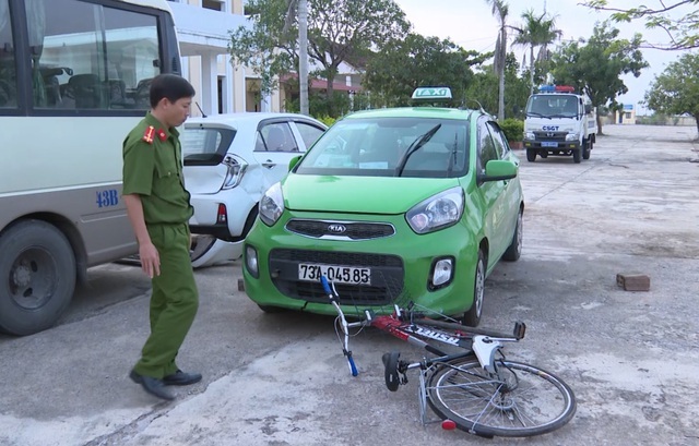Phạt tù người gây tai nạn, kéo lê nạn nhân hơn 1,5 km rồi bỏ trốn - 2 Phạt tù người gây tai nạn, kéo lê nạn nhân hơn 1,5 km rồi bỏ trốn - 2