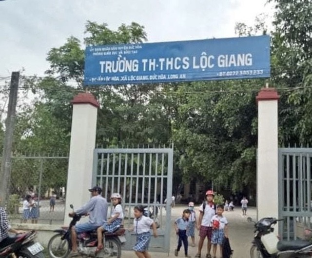 Phụ huynh xông vào lớp học đánh cô giáo - 1 Phụ huynh xông vào lớp học đánh cô giáo - 1