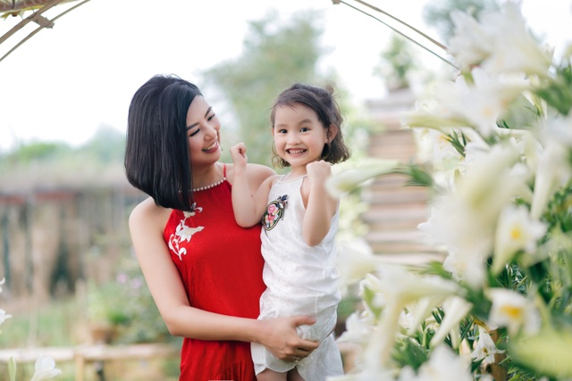 Ngọc Hân và vị hôn phu mong có con gái đáng yêu như bé nhà Hồng Quế - 15 Ngọc Hân và vị hôn phu mong có con gái đáng yêu như bé nhà Hồng Quế - 15