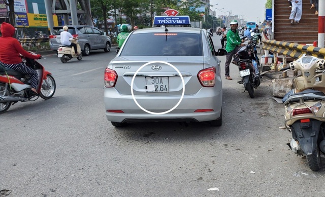 Hà Nội xử lý hàng loạt taxi che biển số, làm khó “mắt thần” trên phố - 8 Hà Nội xử lý hàng loạt taxi che biển số, làm khó “mắt thần” trên phố - 8