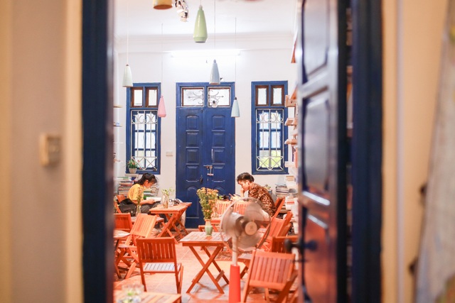 Thư viện miễn phí giữa Thủ đô: Khách tự chọn sách, đồ uống, hoa quả - 8 Thư viện miễn phí giữa Thủ đô: Khách tự chọn sách, đồ uống, hoa quả - 8