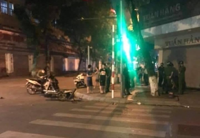 Khởi tố quái xế gây tai nạn khiến một phụ nữ tử vong - 2 Khởi tố quái xế gây tai nạn khiến một phụ nữ tử vong - 2