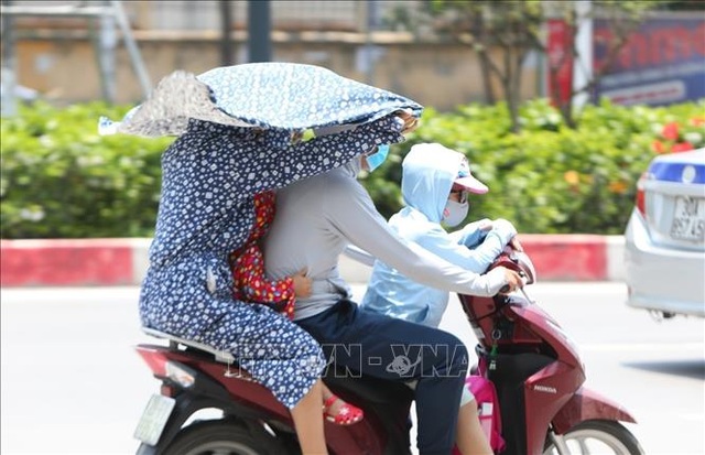 Nắng nóng gay gắt bao trùm cả nước, nhiệt độ cao nhất trên 41 độ C - 1 Nắng nóng gay gắt bao trùm cả nước, nhiệt độ cao nhất trên 41 độ C - 1