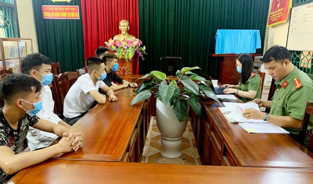 Triệu tập 12 Facebooker chuyên đăng clip bốc đầu xe, lạng lách, đánh võng - 1 Triệu tập 12 Facebooker chuyên đăng clip bốc đầu xe, lạng lách, đánh võng - 1