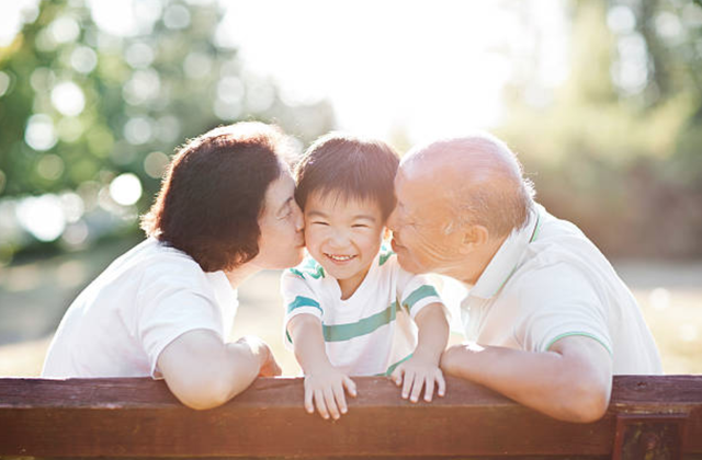 Trẻ em hạnh phúc hơn khi sống cùng ông bà - 1 Trẻ em hạnh phúc hơn khi sống cùng ông bà - 1