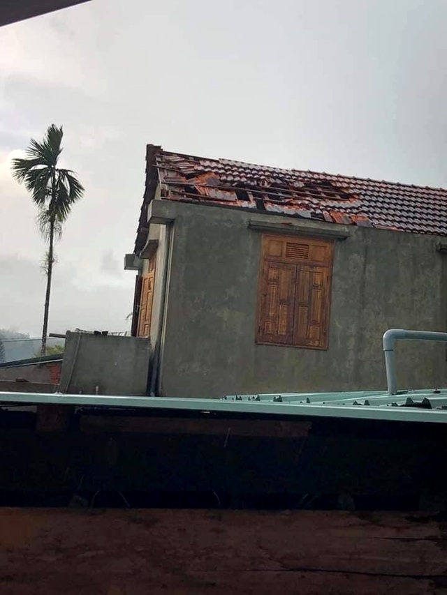 Mưa giông kèm lốc lớn ở miền núi gây thiệt hại nhiều tài sản - 9 Mưa giông kèm lốc lớn ở miền núi gây thiệt hại nhiều tài sản - 9