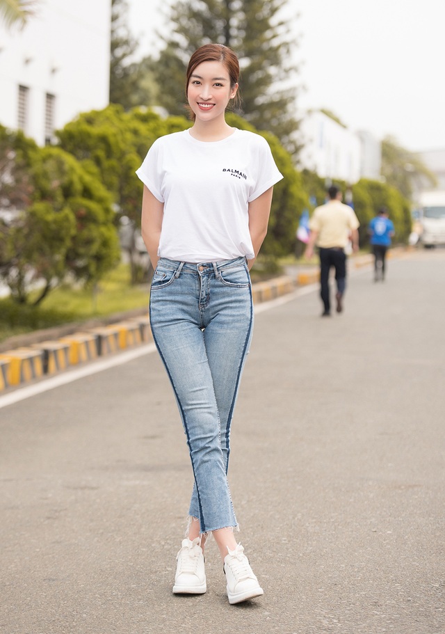 Hoa hậu Đỗ Mỹ Linh, Trần Tiểu Vy cùng dàn Á hậu đi hiến máu nhân đạo - 3 Hoa hậu Đỗ Mỹ Linh, Trần Tiểu Vy cùng dàn Á hậu đi hiến máu nhân đạo - 3