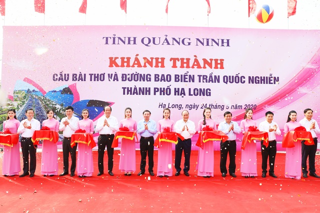 Thủ tướng Nguyễn Xuân Phúc cắt băng khánh thành 2 công trình trọng điểm - 1 Thủ tướng Nguyễn Xuân Phúc cắt băng khánh thành 2 công trình trọng điểm - 1