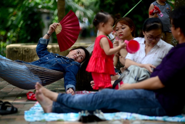 Thảo Cầm Viên đông đúc.jpg Thảo Cầm Viên đông đúc.jpg