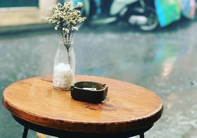 Cô gái quán bia nhắn tin thách thức, vợ trẻ làm điều dại dột - 1 Cô gái quán bia nhắn tin thách thức, vợ trẻ làm điều dại dột - 1