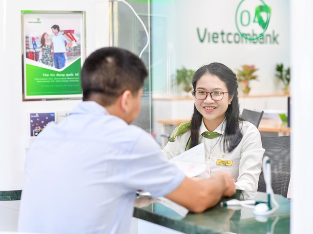 Vietcombank công bố giảm đồng loạt lãi suất tiền vay Giai đoạn 3 cho khách hàng bị ảnh hưởng bởi dịch Covid-19 - 1 Vietcombank công bố giảm đồng loạt lãi suất tiền vay Giai đoạn 3 cho khách hàng bị ảnh hưởng bởi dịch Covid-19 - 1