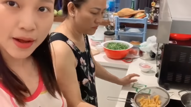 Sắp sinh con cho chồng Tây, Á hậu Hoàng Oanh vẫn xinh đẹp rạng ngời - 8 Sắp sinh con cho chồng Tây, Á hậu Hoàng Oanh vẫn xinh đẹp rạng ngời - 8