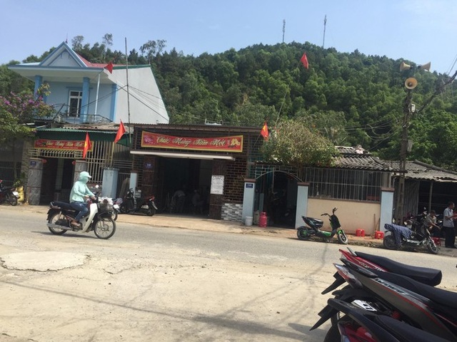 Cựu cán bộ phường tử vong khi đi lấy mật ong - 1 Cựu cán bộ phường tử vong khi đi lấy mật ong - 1