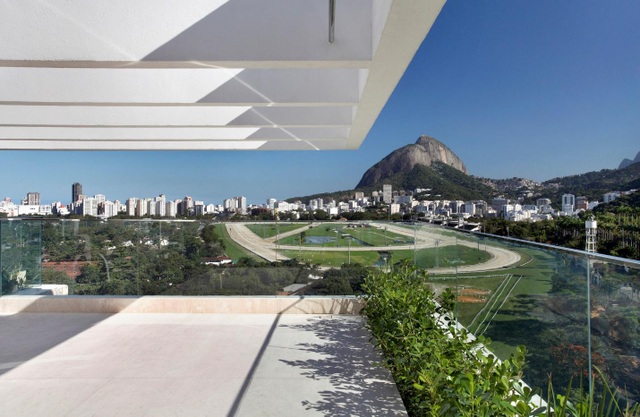 Căn penthouse “lưng tựa núi, mặt hướng biển” ai nhìn cũng mê ở Brazil - 2 Căn penthouse “lưng tựa núi, mặt hướng biển” ai nhìn cũng mê ở Brazil - 2