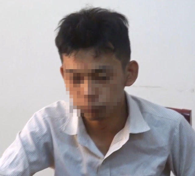 “Nghịch tử” cầm dao đuổi đánh cha rồi đánh cả công an - 1 “Nghịch tử” cầm dao đuổi đánh cha rồi đánh cả công an - 1