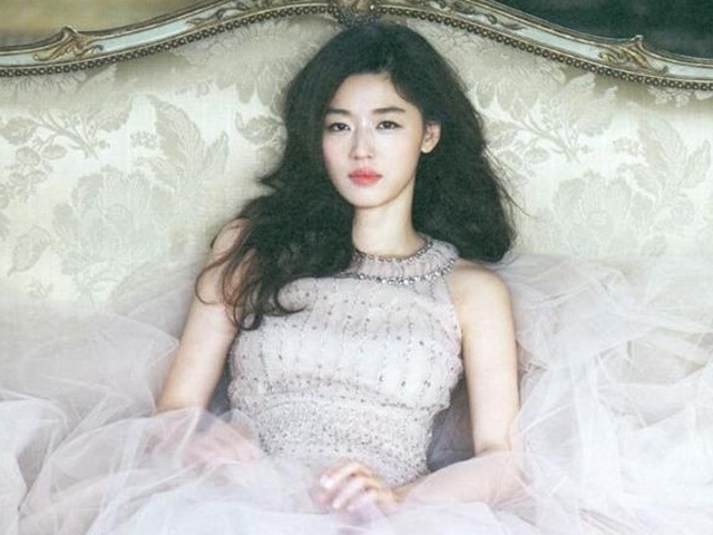 Gần 40 tuổi, “mợ chảnh” Jeon Ji Hyun vẫn đẹp xuất sắc! - 12 Gần 40 tuổi, “mợ chảnh” Jeon Ji Hyun vẫn đẹp xuất sắc! - 12