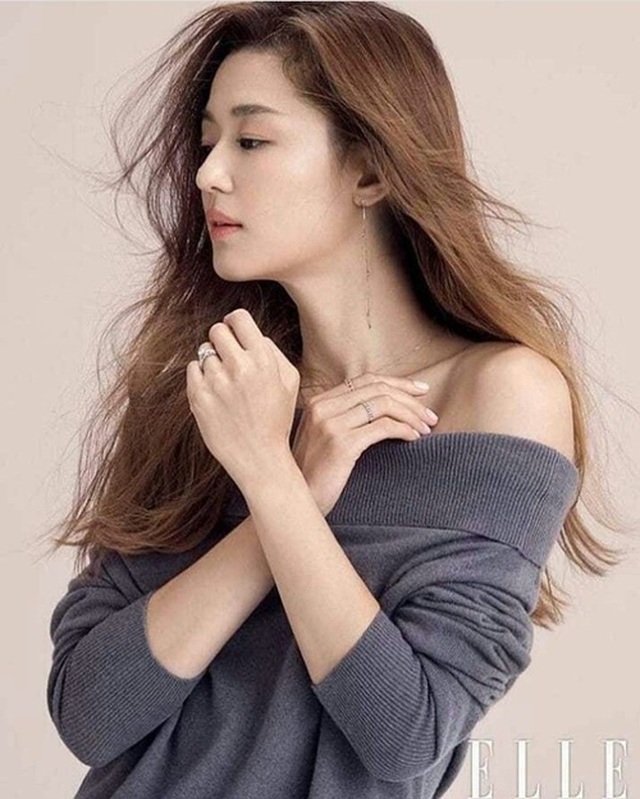 Gần 40 tuổi, “mợ chảnh” Jeon Ji Hyun vẫn đẹp xuất sắc! - 10 Gần 40 tuổi, “mợ chảnh” Jeon Ji Hyun vẫn đẹp xuất sắc! - 10