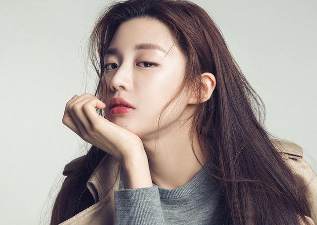 Gần 40 tuổi, “mợ chảnh” Jeon Ji Hyun vẫn đẹp xuất sắc! - 11 Gần 40 tuổi, “mợ chảnh” Jeon Ji Hyun vẫn đẹp xuất sắc! - 11